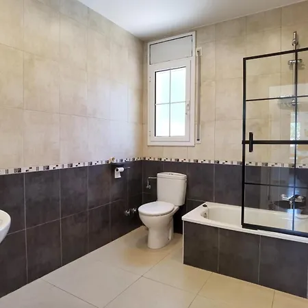 Leon Inmo Carmina - 12903 بيت للعطل