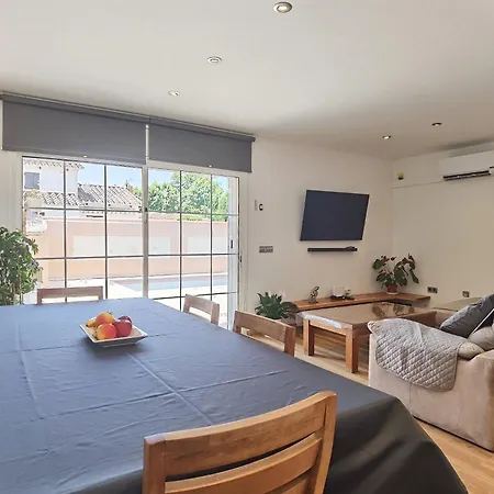 Leon Inmo Carmina - 12903 بيت للعطل