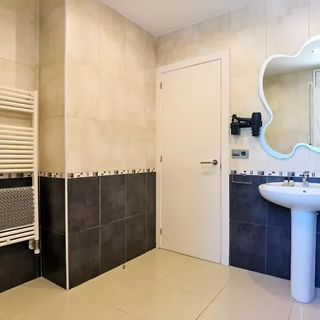 Leon Inmo Carmina - 12903 * إمبوريابرافا
